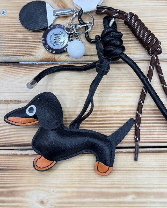 چارم بگ مدل توپ و تنیس (سگ مشکی)