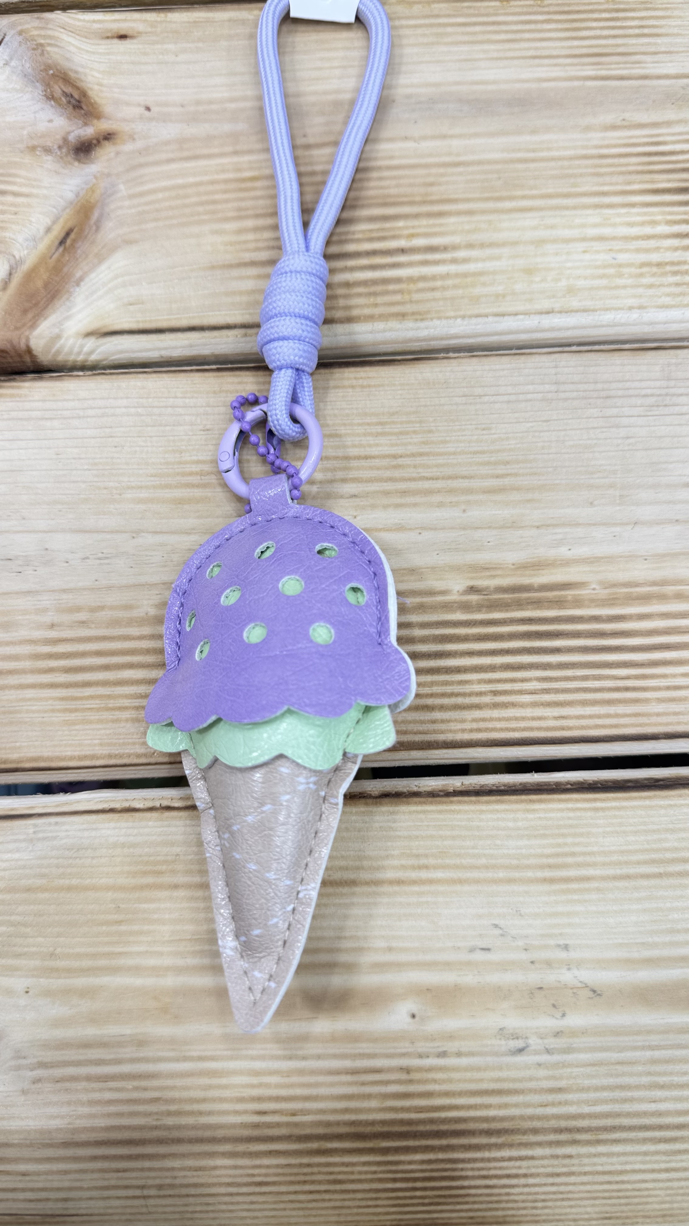 تصویر چارم بگ چرمی 